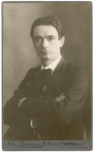 Rudolf Steiner 1905 (Otto Rietmann).jpg